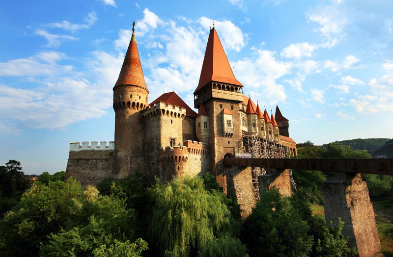Неожиданное наследство Приключения в одном из замков в Румынии.